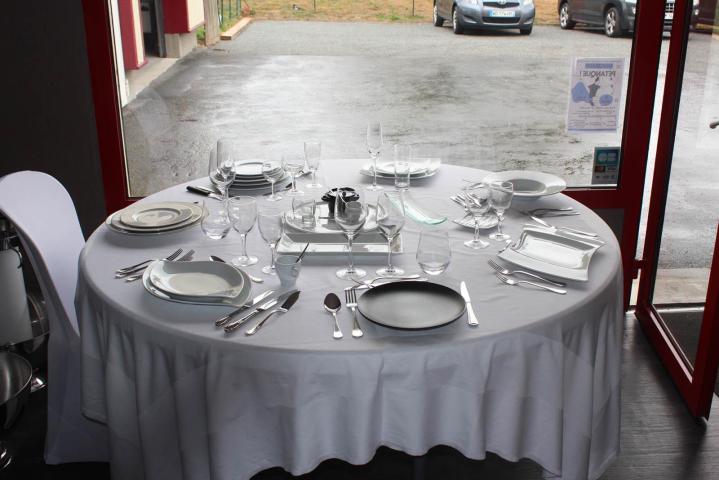 Nous mettons à votre disposition du mobilier pour toutes vos occasions.