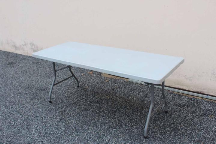 Location de mobilier de réception Laval