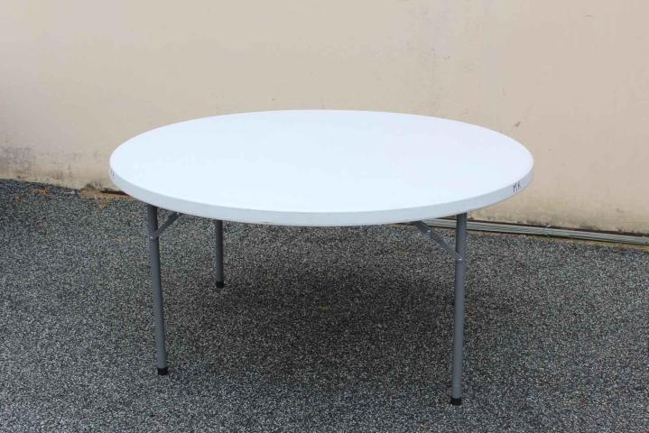 Mobilier de réception à louer Laval